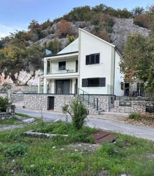 Izdavanje, jednosoban stan, 45m², Virpazar, Bar