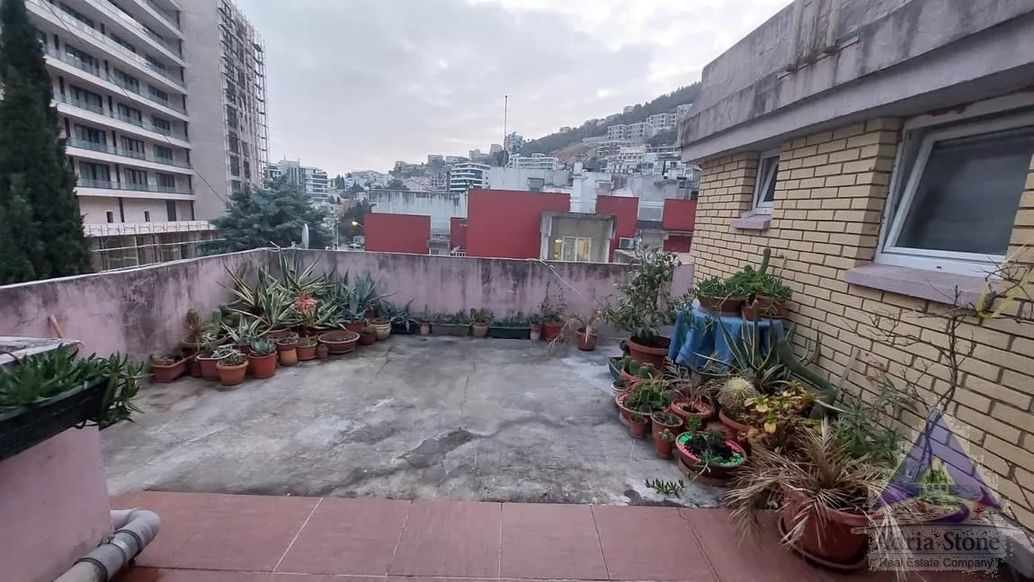 Prodaja, dvosoban stan, 89m², Centar, Budva