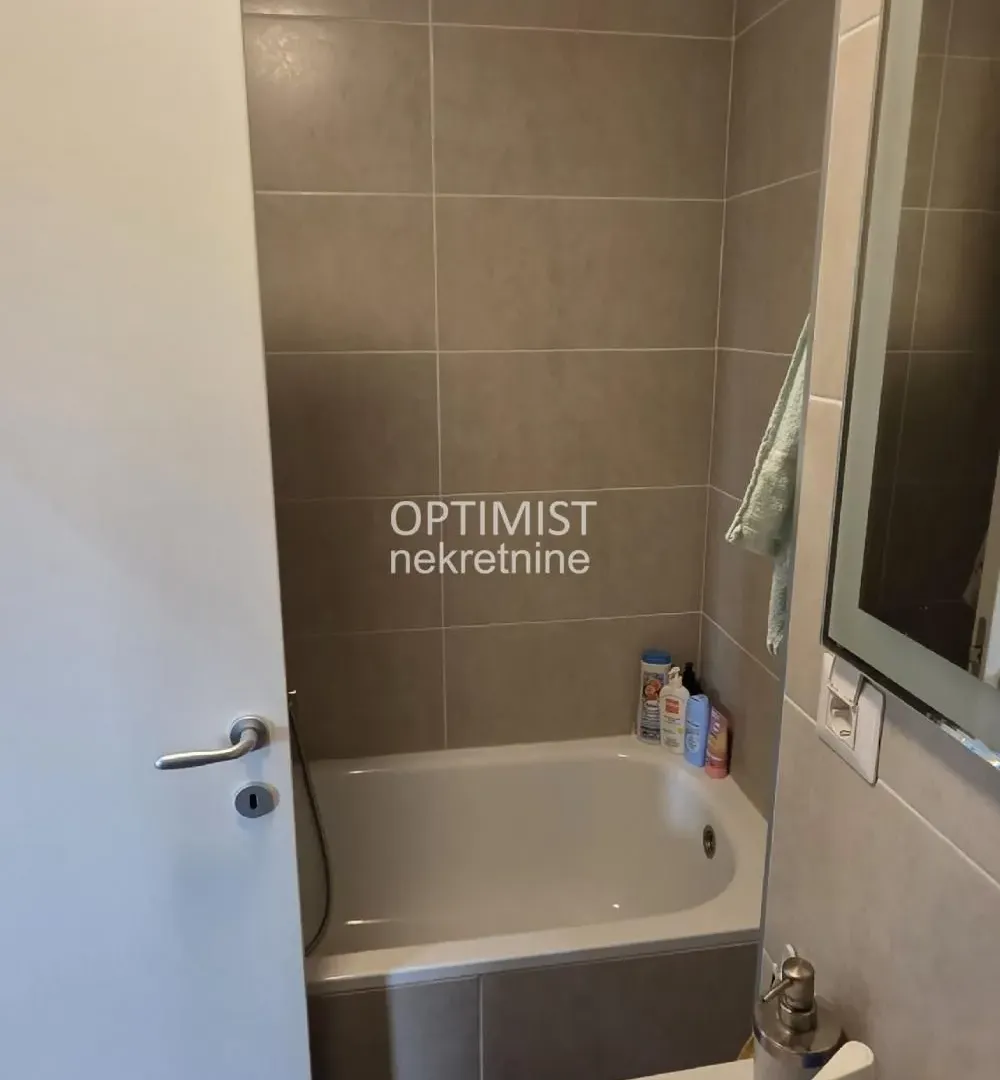 Prodaja, trosoban stan, 106m², Zemun Sve Podlokacije, Beograd