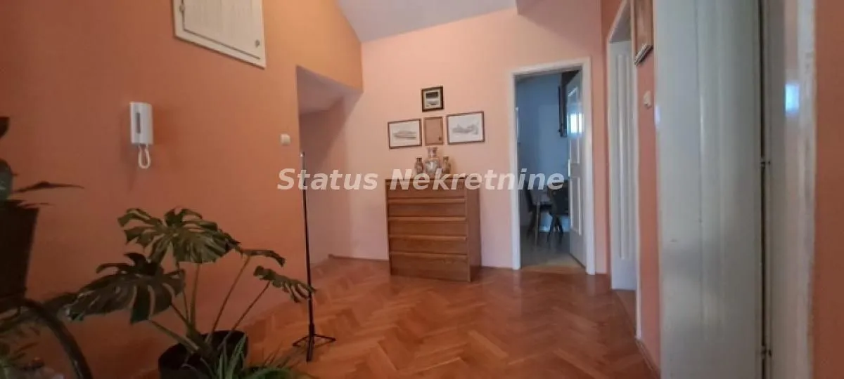 Prodaja, kuća, 348m², Petrovaradin, Novi Sad