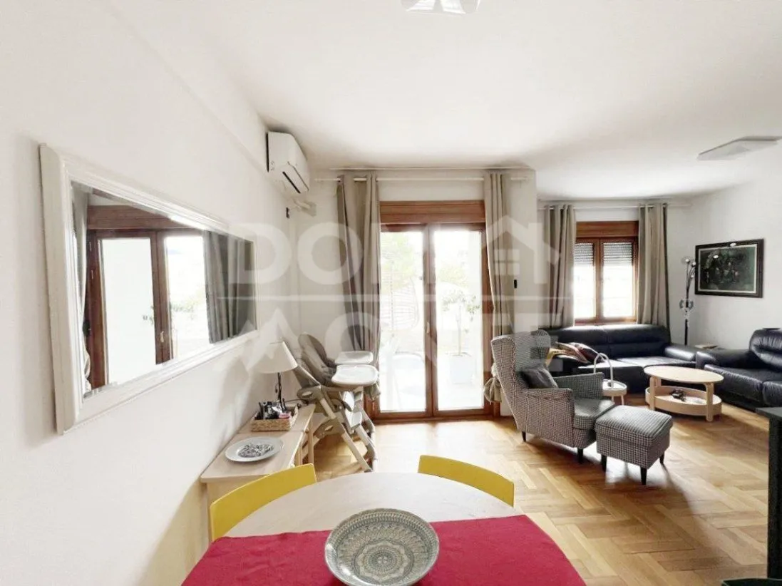 Izdavanje, dvosoban stan, 115m², Centar, Tivat