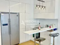 Izdavanje, četvorosoban stan, 205m², Novi Beograd Blok 65, Novi Beograd Sve Podlokacije - image 5