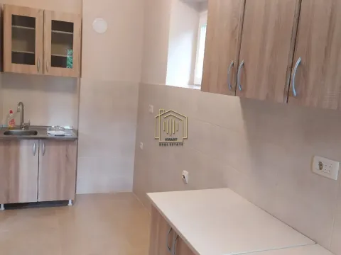 Izdavanje, poslovni prostor, 90m², Gorica C, Podgorica - image 2