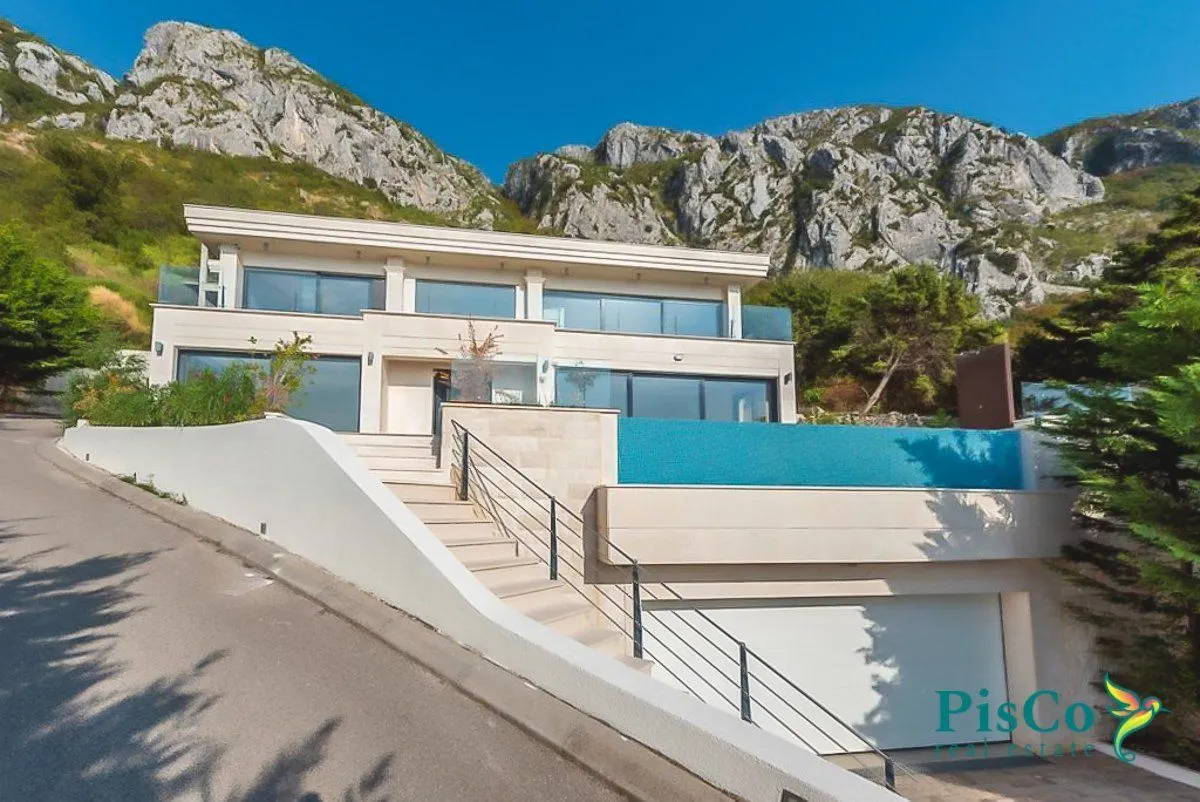 Sale, house, 304m², Sveti Stefan, Budva
