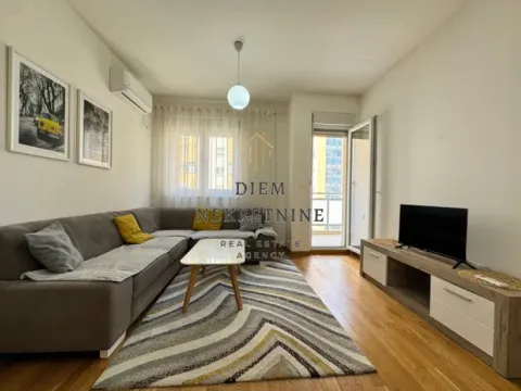 Rent, one bedroom apartment, 47m², City Kej, Podgorica - image 7