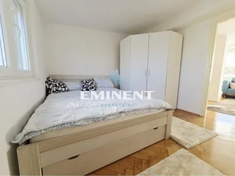 Izdavanje, trosoban stan, 90m², Stari Grad, Beograd - image 11