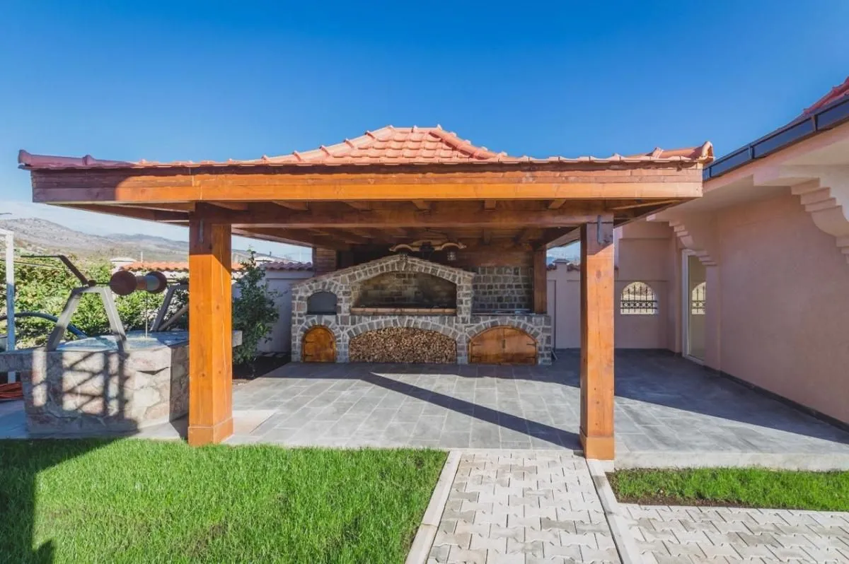 Prodaja, kuća, 200m², Donji Kokoti, Podgorica
