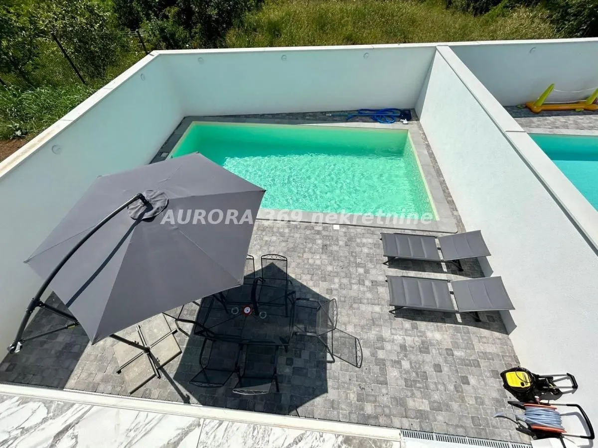 Izdavanje, kuća, 180m², Tatarsko brdo, Petrovaradin