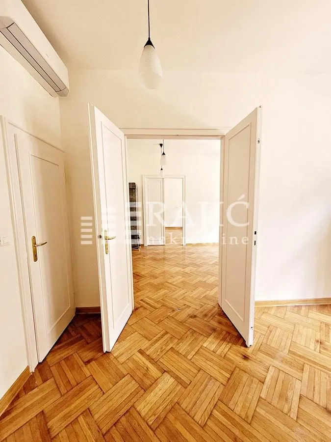 Rent, apartment, 110m², Stari Grad, Beograd