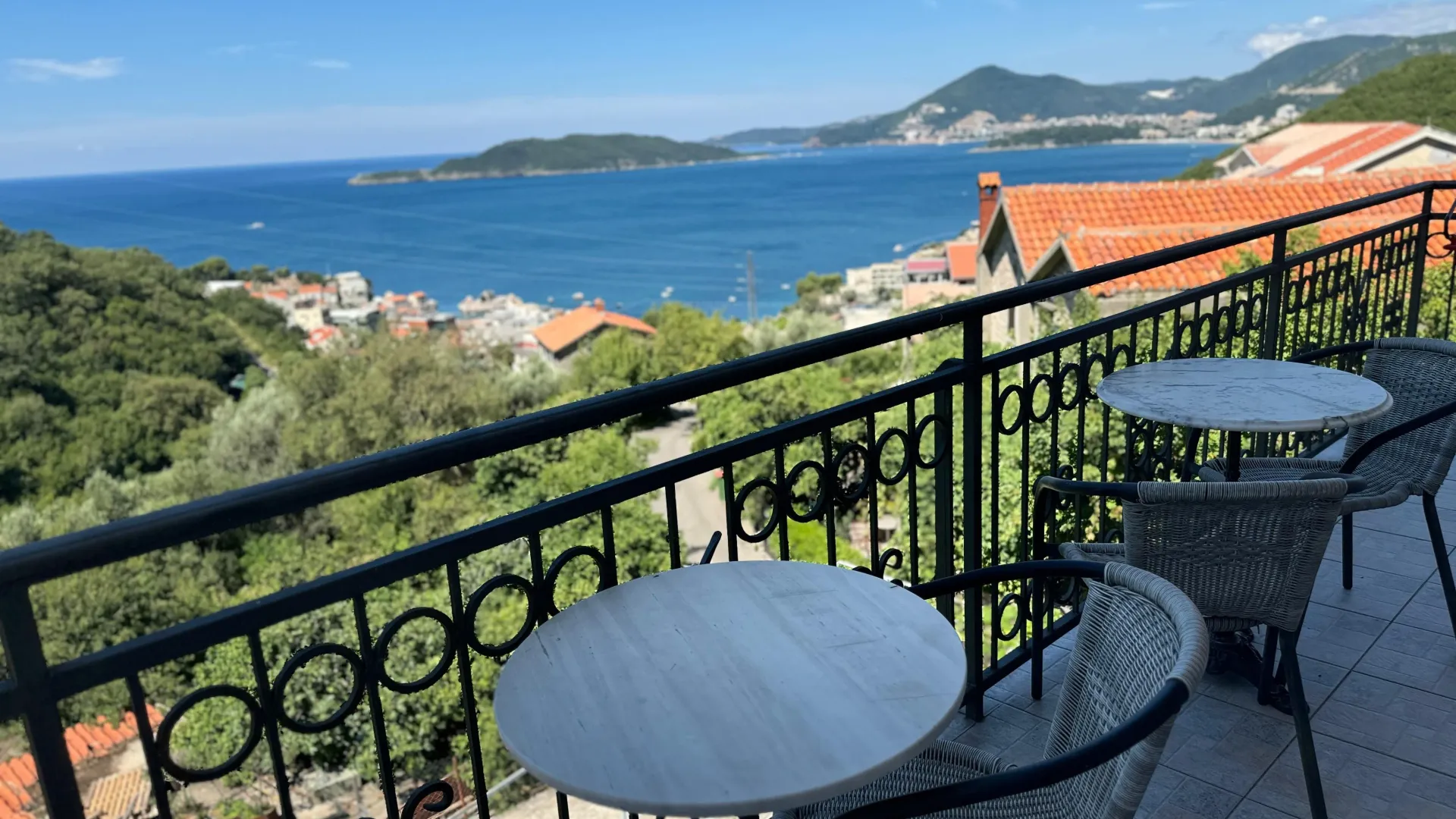 Rent, two bedroom apartment, 50m², Pržno, Budva