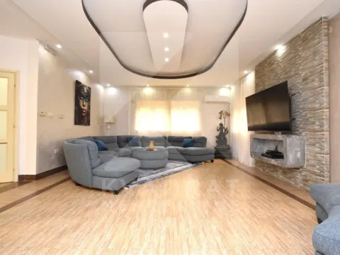 Rent, house, 330m², Golubovci, Podgorica - image 4