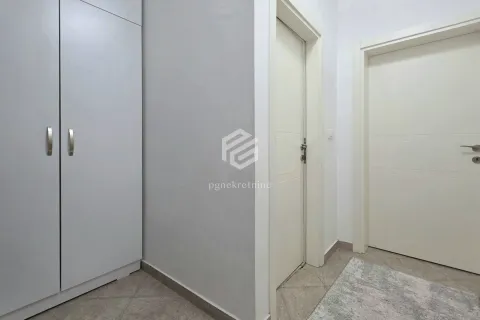 Rent, one bedroom apartment, 50m², Stari Aerodrom, Podgorica - image 9