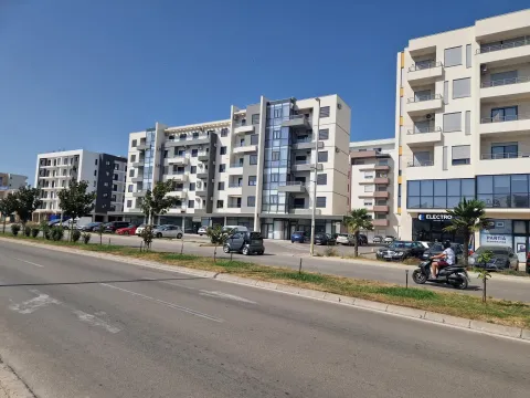 Sale, one bedroom apartment, 69m², Velika Plaža, Ulcinj - image 9