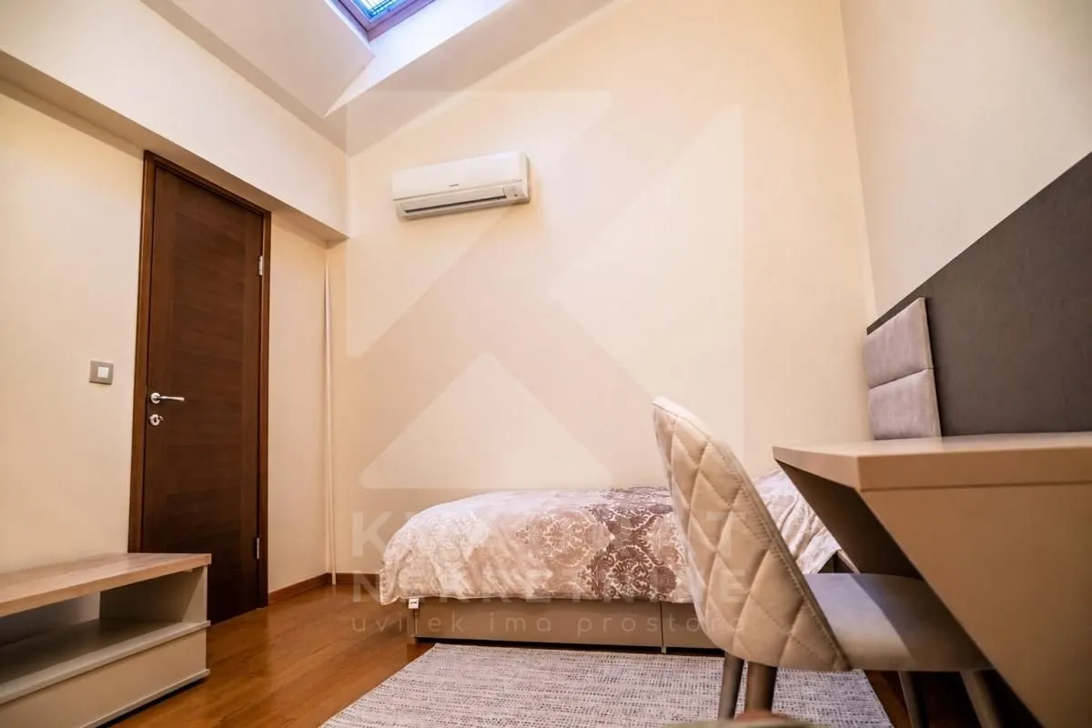 Rent, three bedroom apartment, 120m², 1 maj, Podgorica