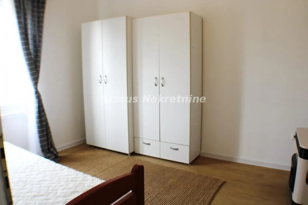 Prodaja, trosoban stan, 67m², Zrenjanin, Srbija