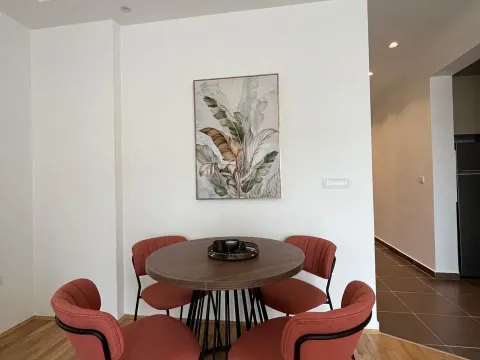 Izdavanje, dvosoban stan, 57m², Stari Aerodrom, Podgorica - image 5