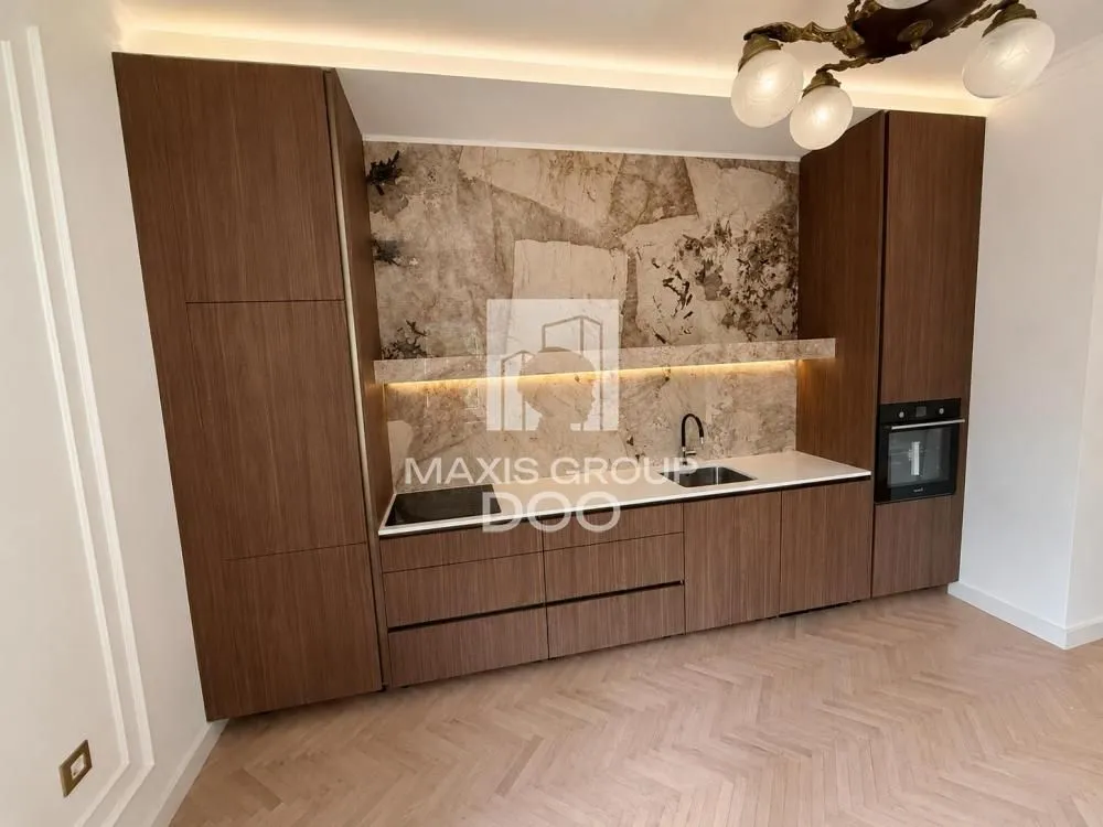 Izdavanje, četvorosoban stan, 85m², Vračar Centar, Vračar Sve Podlokacije