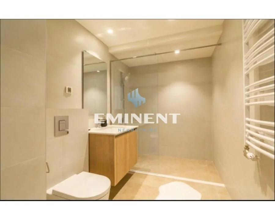 Izdavanje, trosoban stan, 86m², Savski Venac, Beograd