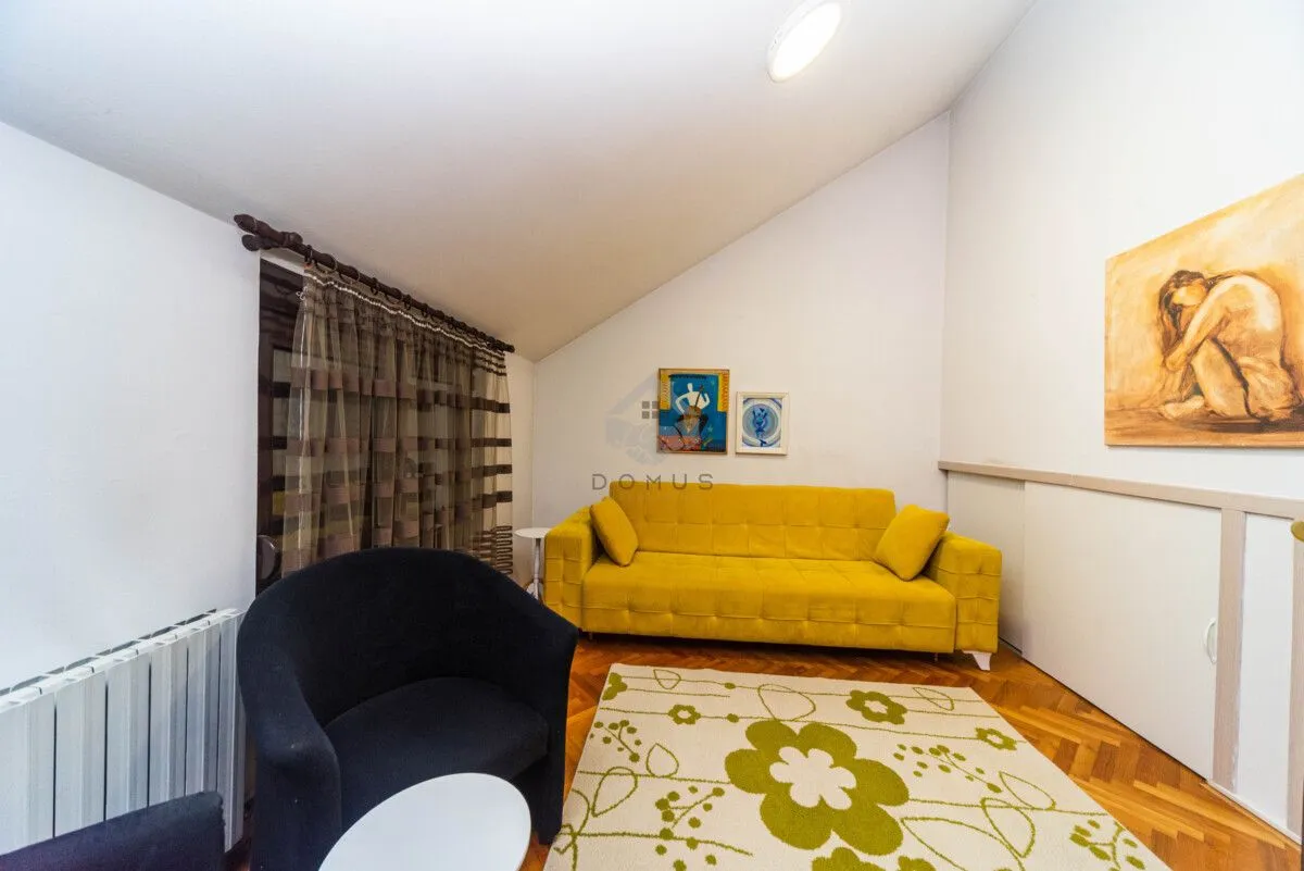 Izdavanje, kuća, 380m², Gorica C, Podgorica