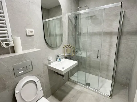 Izdavanje, poslovni prostor, 49m², Central Point, Podgorica - image 6