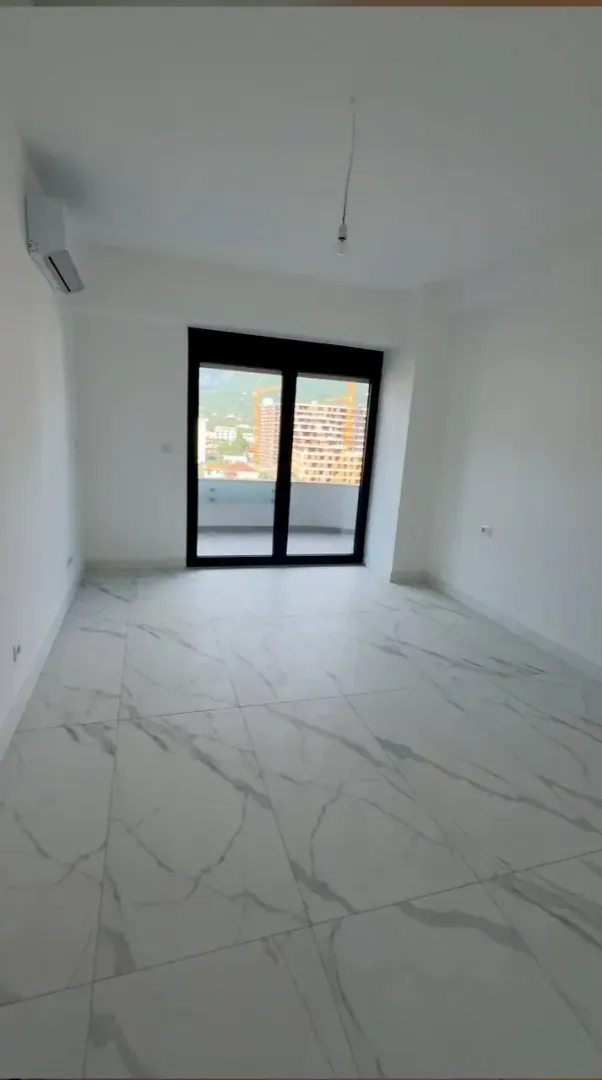 Prodaja, dvosoban stan, 93m², Centar, Bar