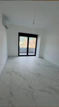 Prodaja, dvosoban stan, 93m², Centar, Bar - image 2