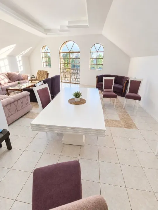 Prodaja, kuća, 321m², Deč, Pećinci