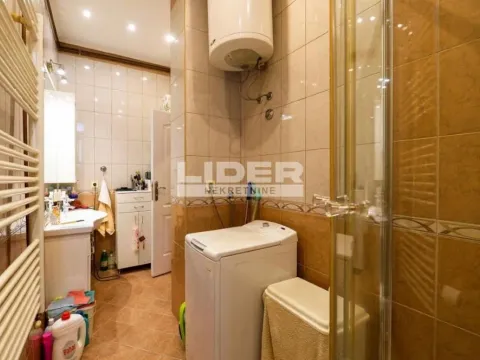 Sale, three bedroom apartment, 86m², Cvetni Trg, Vračar Sve Podlokacije - image 9