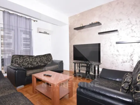 Rent, two bedroom apartment, 82m², City Kvart, Podgorica - image 3