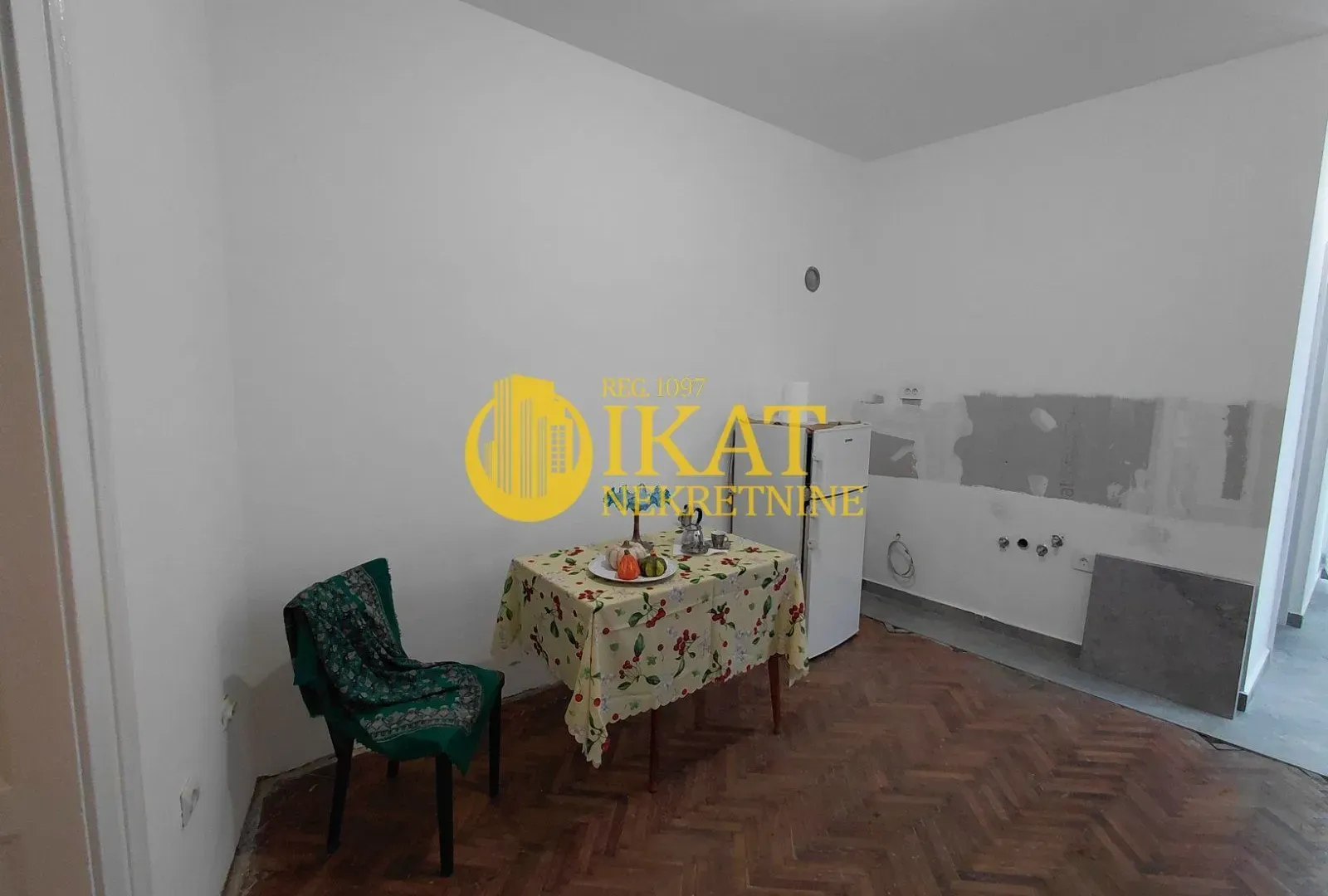 Prodaja, dvosoban stan, 87m², Stari Grad, Beograd