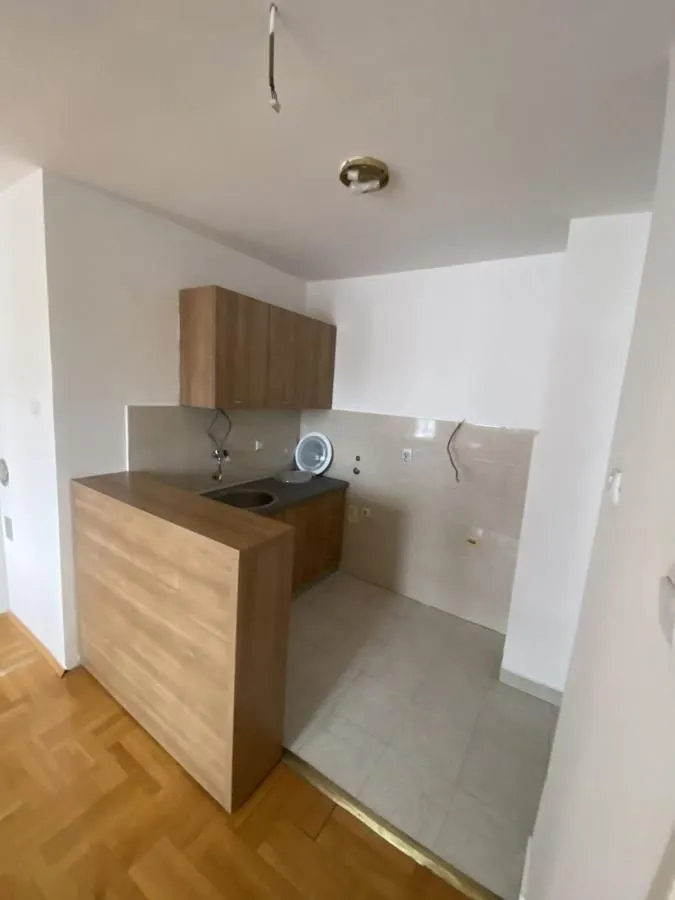 Izdavanje, dvosoban stan, 73m², Crveni Pevac, Niš
