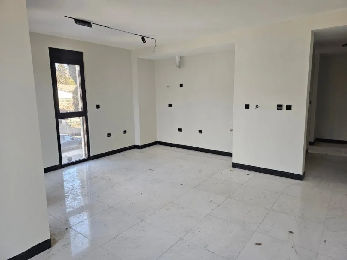 Prodaja, dvosoban stan, 71m², Vezirov Most, Podgorica