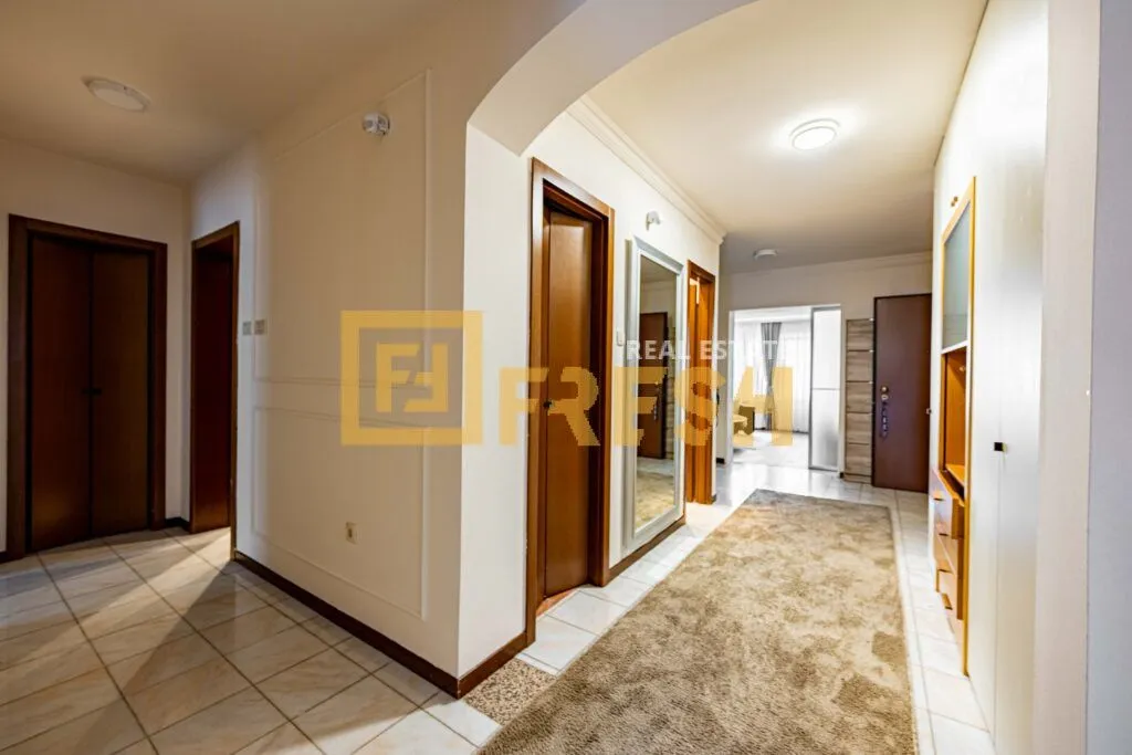 Rent, three bedroom apartment, 202m², Gorica C, Podgorica
