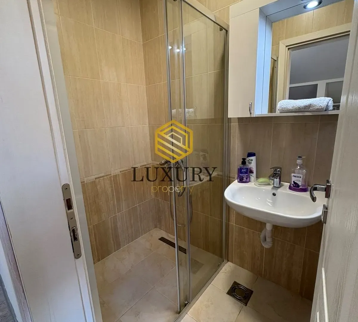 Rent, house, 350m², Zlatica, Podgorica
