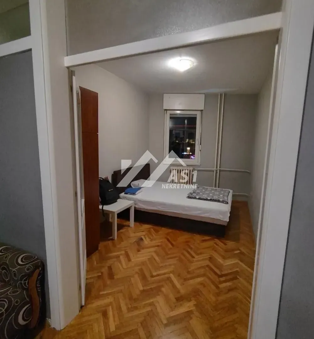 Izdavanje, jednosoban stan, 35m², Bulevar Oslobodjenja, Novi Sad Sve Podlokacije