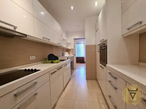 Rent, three bedroom apartment, 130m², Stari Grad, Beograd - image 3