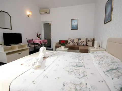 Sale, hospitality venue, 245m², Sutomore, Bar - image 9