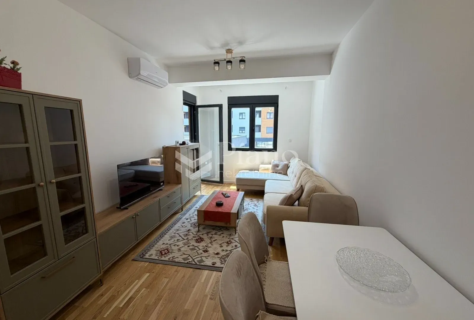 Izdavanje, jednosoban stan, 41m², Stari Aerodrom, Podgorica