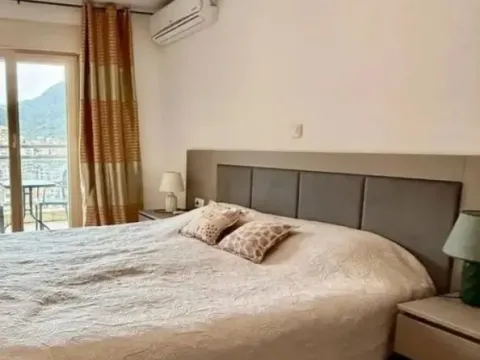 Rent, one bedroom apartment, 48m², Budva, Crna Gora - image 2