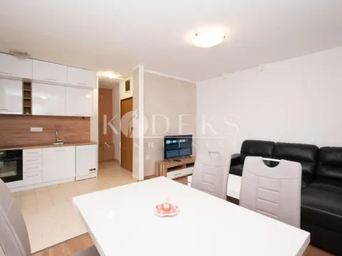 Rent, one bedroom apartment, 40m², Blok 6, Podgorica - image 3