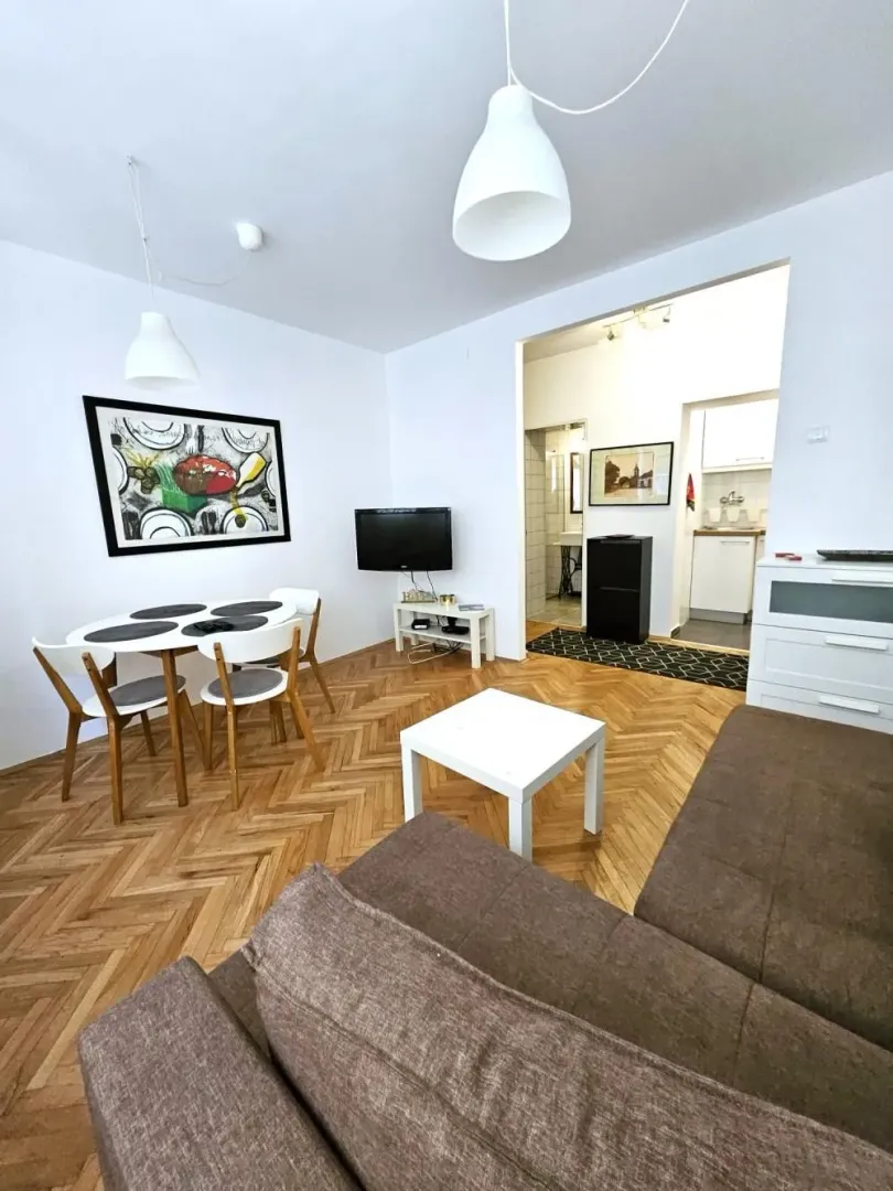 Izdavanje, dvosoban stan, 41m², Stari Grad, Beograd