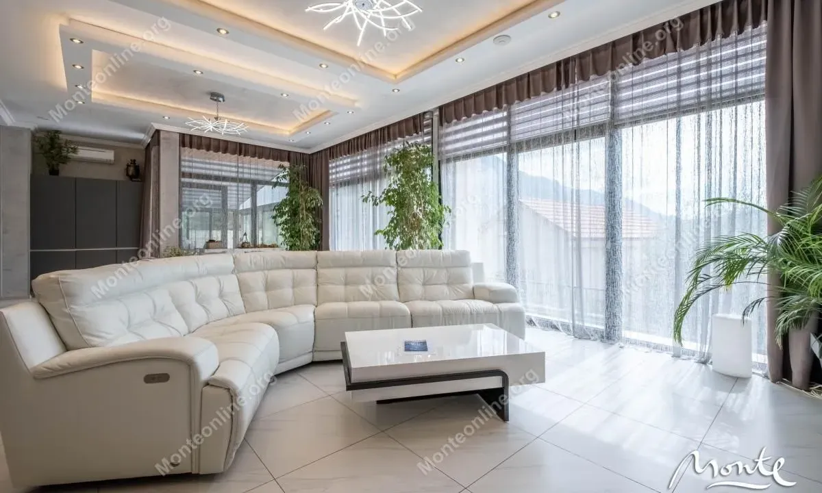 Prodaja, kuća, 428m², Orahovac, Kotor