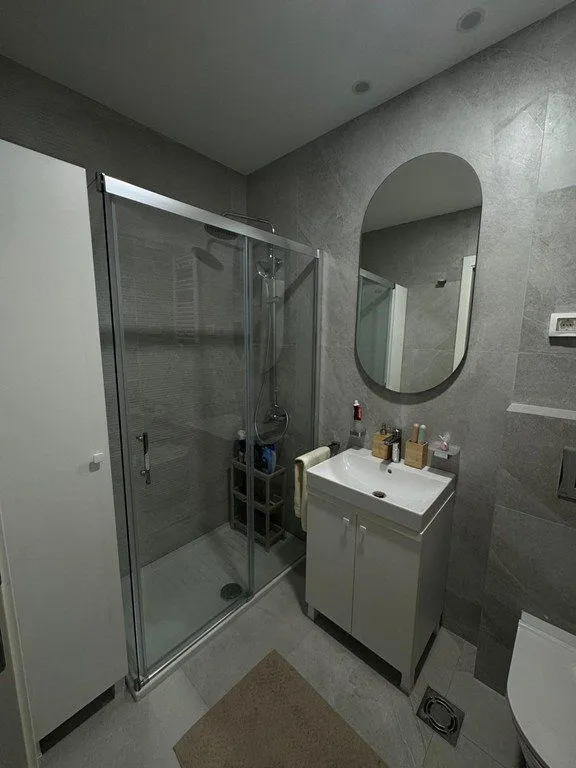 Izdavanje, jednosoban stan, 40m², Central Point, Podgorica
