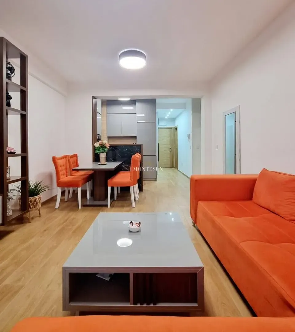 Rent, two bedroom apartment, 69m², Centar, Budva