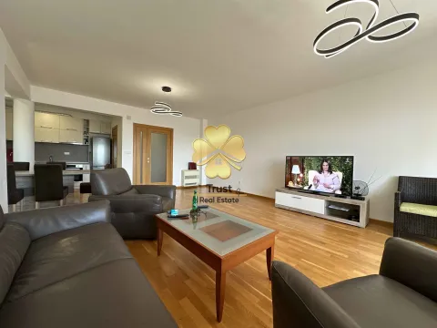 Izdavanje, dvosoban stan, 90m², Gorica C, Podgorica - image 2