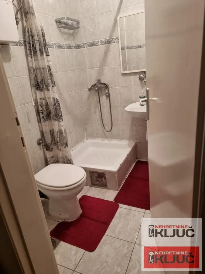 Izdavanje, garsonjera, 32m², Centar, Novi Sad