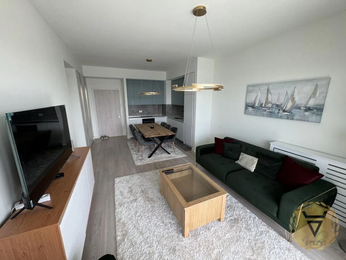 Izdavanje, trosoban stan, 83m², Savski Venac, Beograd