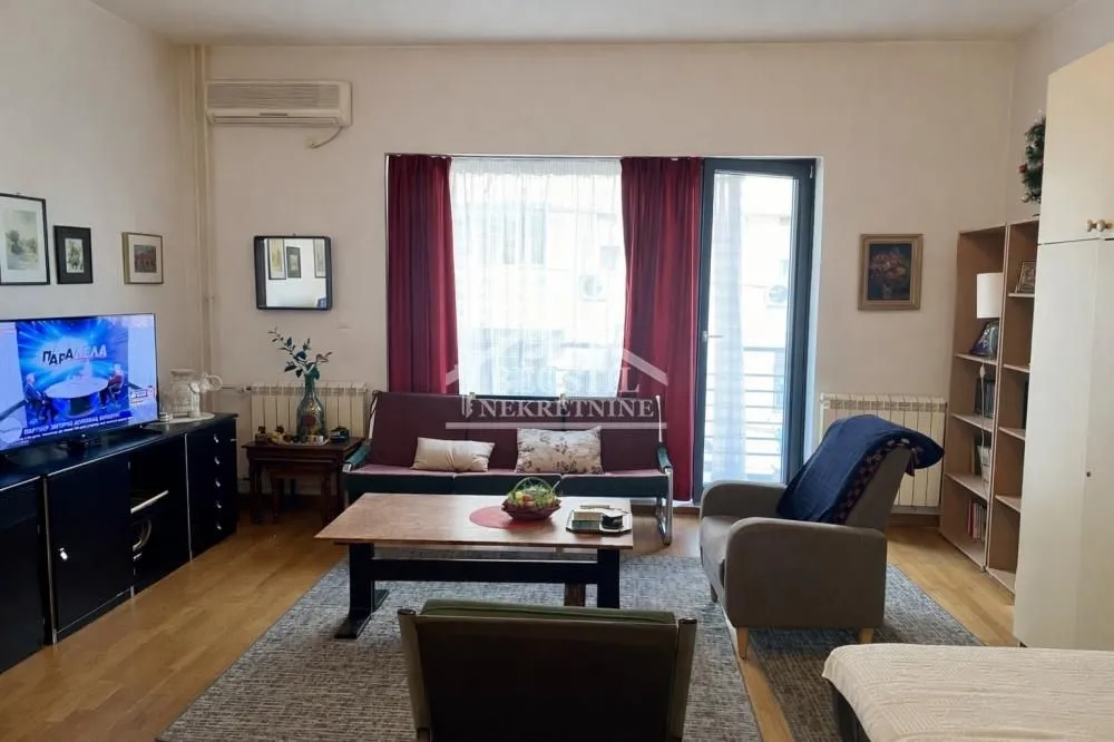 Prodaja, jednosoban stan, 41m², Vračar Centar, Vračar Sve Podlokacije