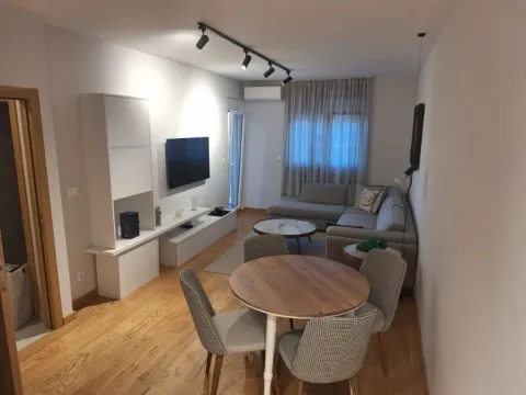 Rent, one bedroom apartment, 48m², New City, Podgorica - image 9