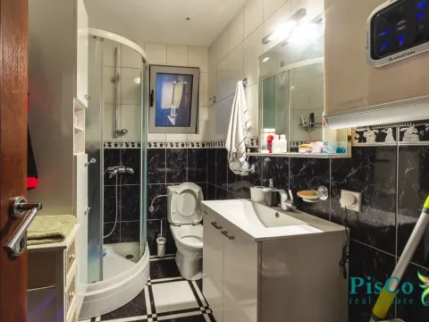 Prodaja, četvorosoban stan, 130m², Preko Morače, Podgorica - image 11